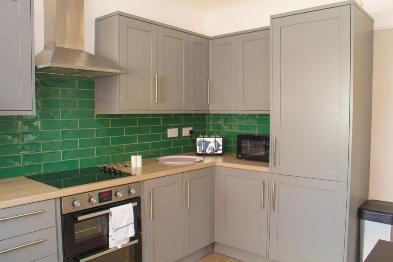 Cosy 3Bed Bungalow In West Kirby, Free Parking Frankby Luaran gambar