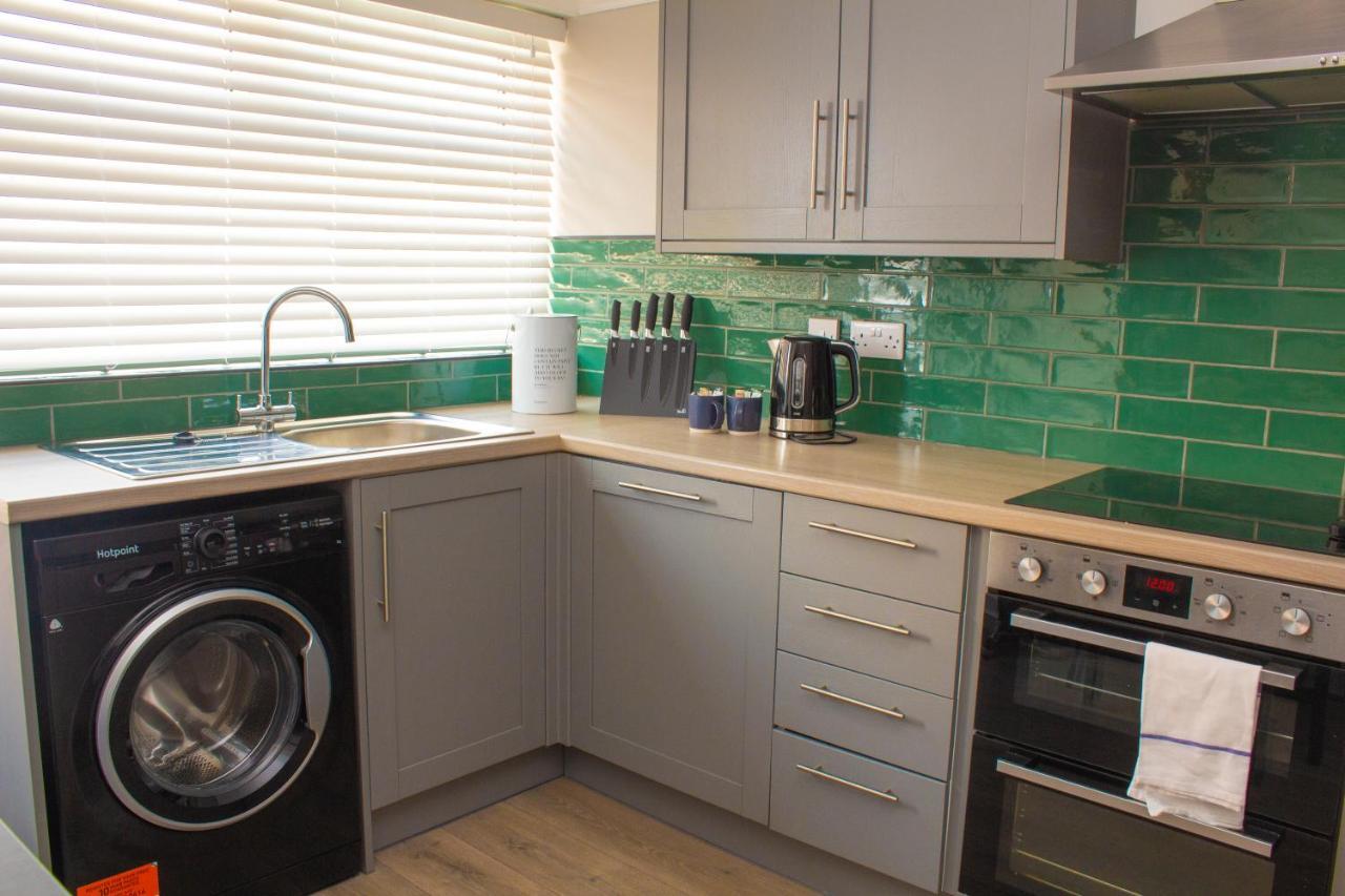 Cosy 3Bed Bungalow In West Kirby, Free Parking Frankby Luaran gambar