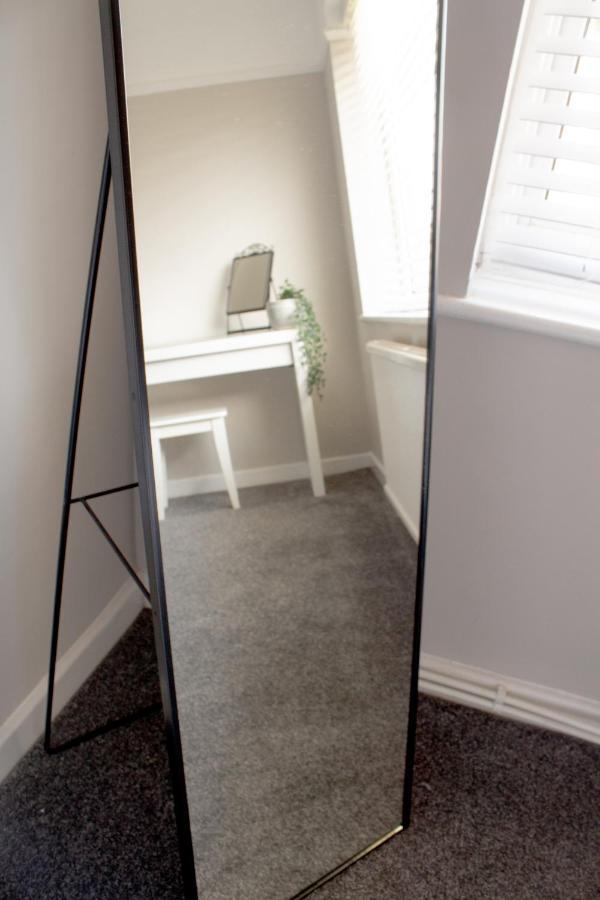Cosy 3Bed Bungalow In West Kirby, Free Parking Frankby Luaran gambar